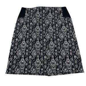 Chicos Womens Black & White Geometric Print Skirt Size 1 medium Stretch Pull on